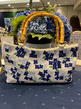 Load image into Gallery viewer, Coastal Hydrangeas Beaded Purse with Bamboo Handle